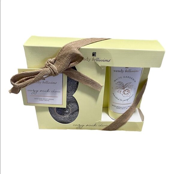 Wendy Bellissimo Cozy Sock & Moisturizing Foot Cream Duo - Picture 1 of 4